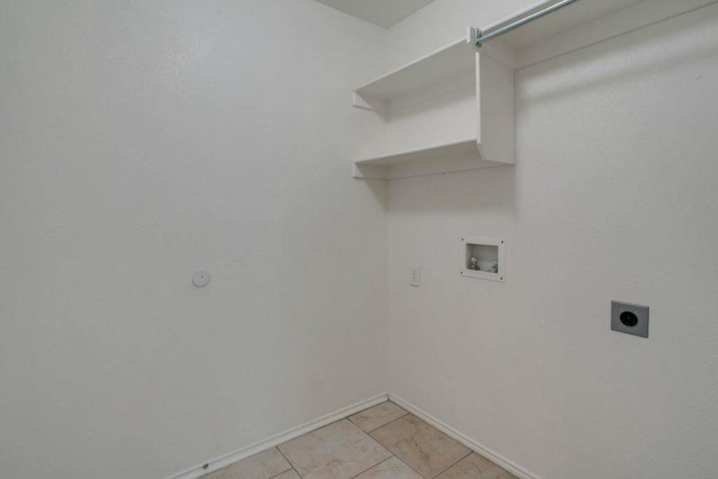 10708 Braemoor Drive, Fort Worth, TX 76052