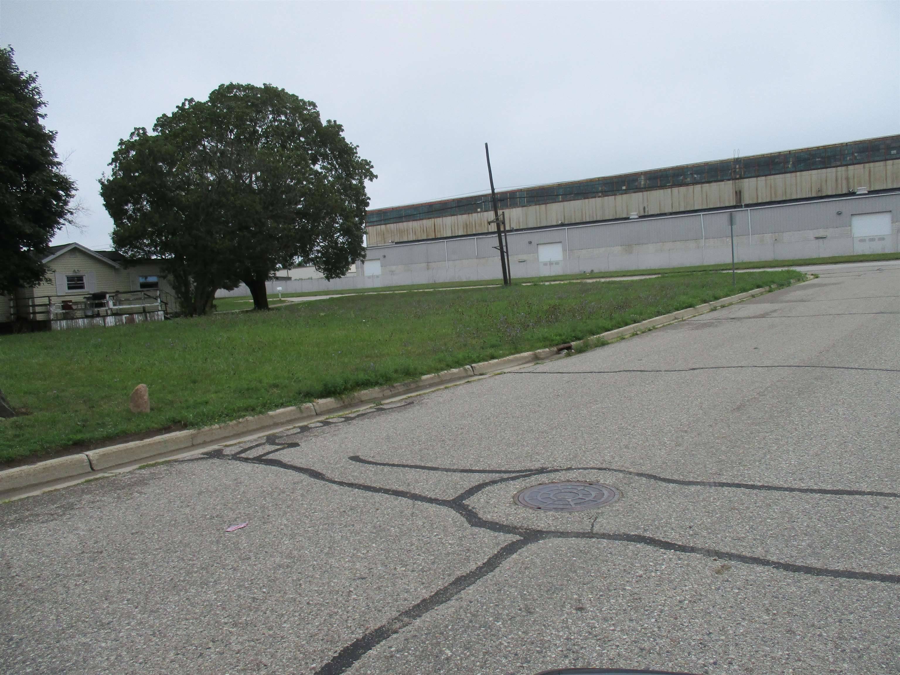 1532 E Superior ST, Alma, MI 48801