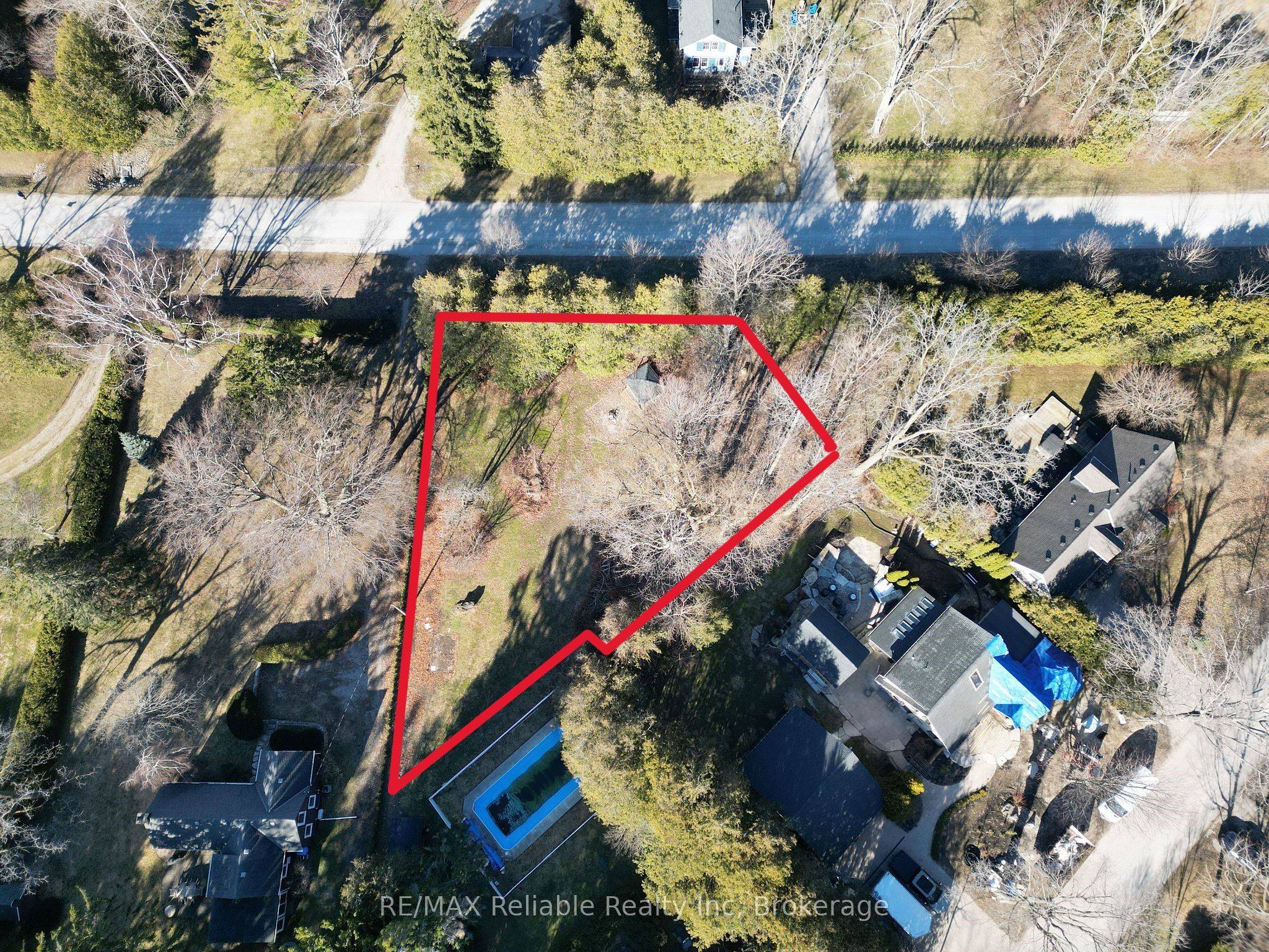 2 Tuyll ST, Bluewater, ON N0M 1G0