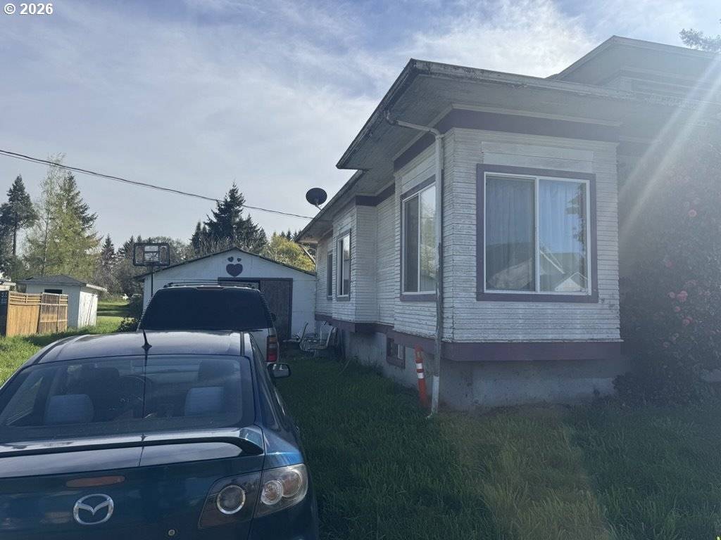 211 CHURCH ST, Amity, OR 97101