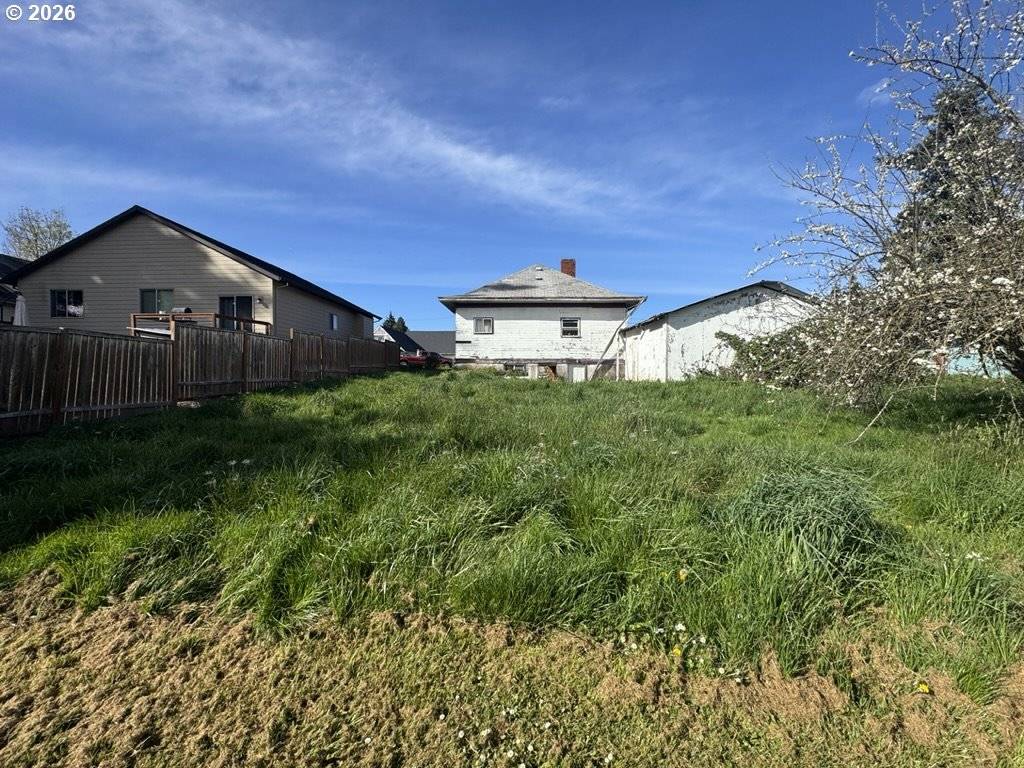 211 CHURCH ST, Amity, OR 97101