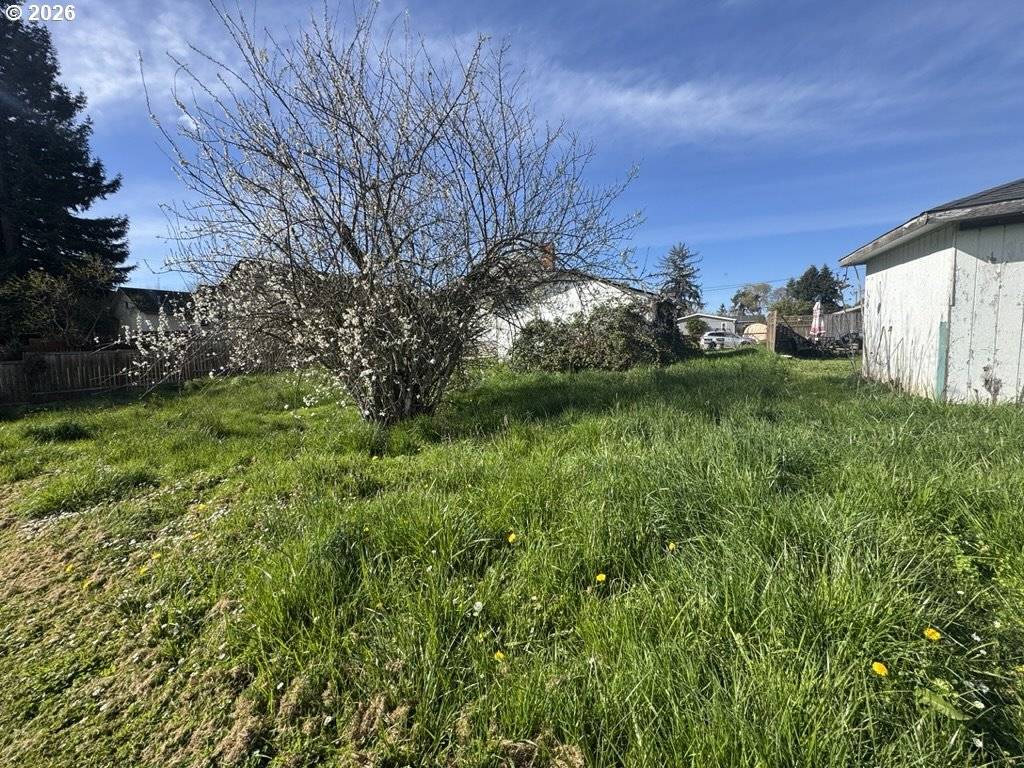 211 CHURCH ST, Amity, OR 97101