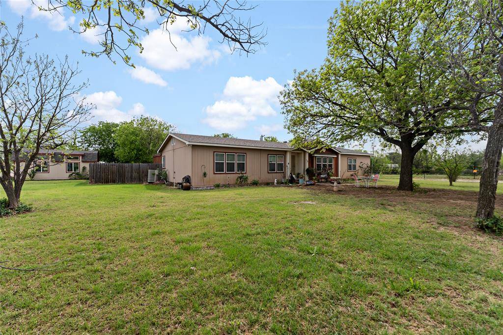 741 Conrad Ave, Albany, TX 76430