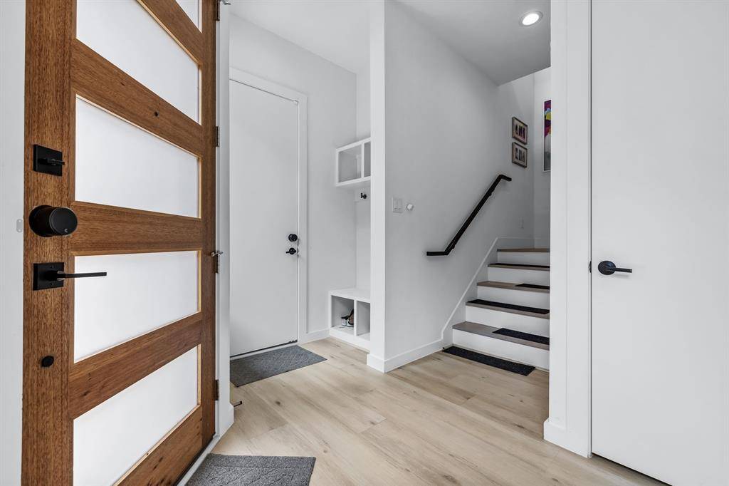 2325 Hondo Avenue, Dallas, TX 75219