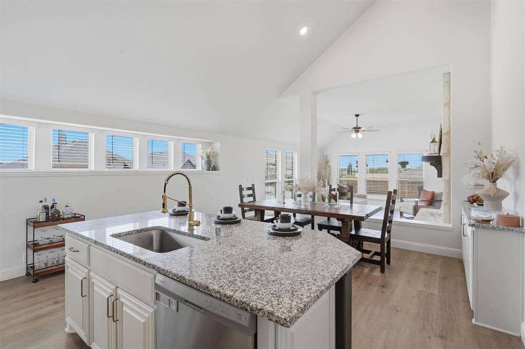 8232 Manx Point, Godley, TX 76044