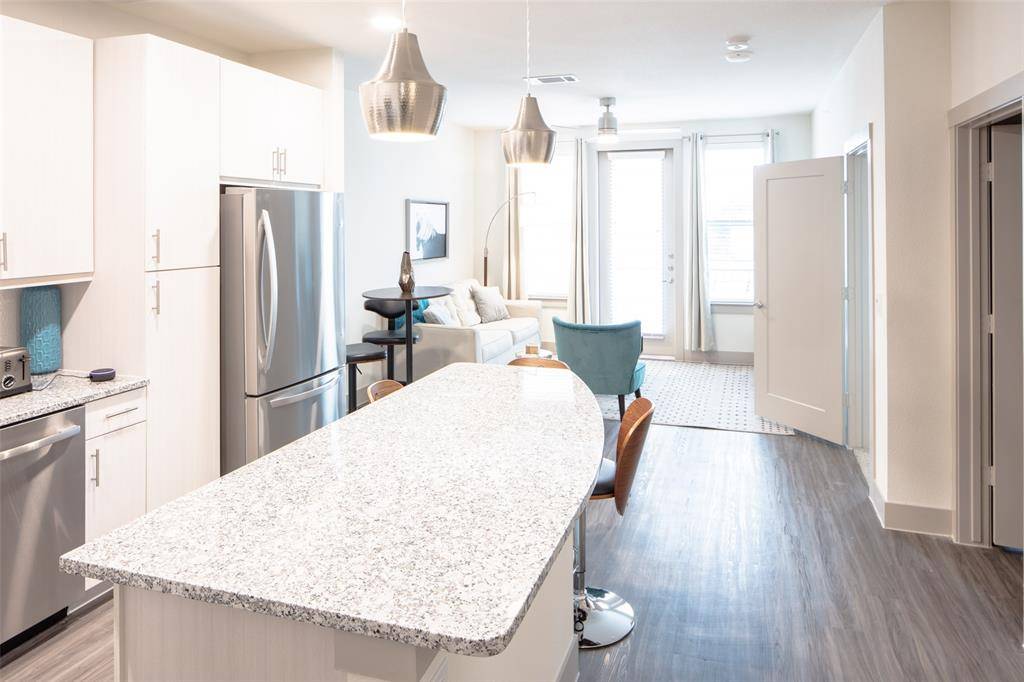 3383 Cedarplaza Lane #2111, Dallas, TX 75235