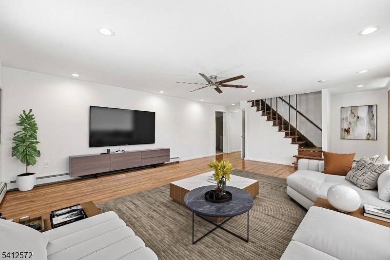 17 High St, Andover Boro, NJ 07821