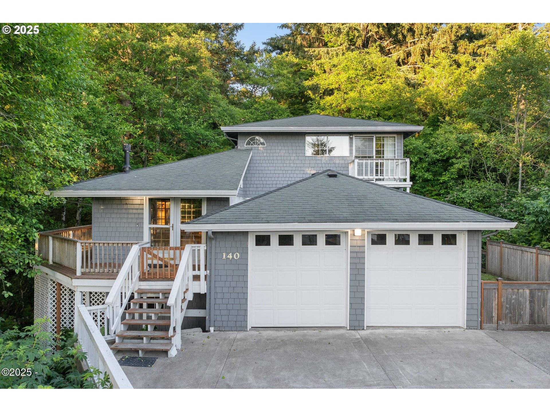 140 SE BAYVIEW AVE, Depoe Bay, OR 97341