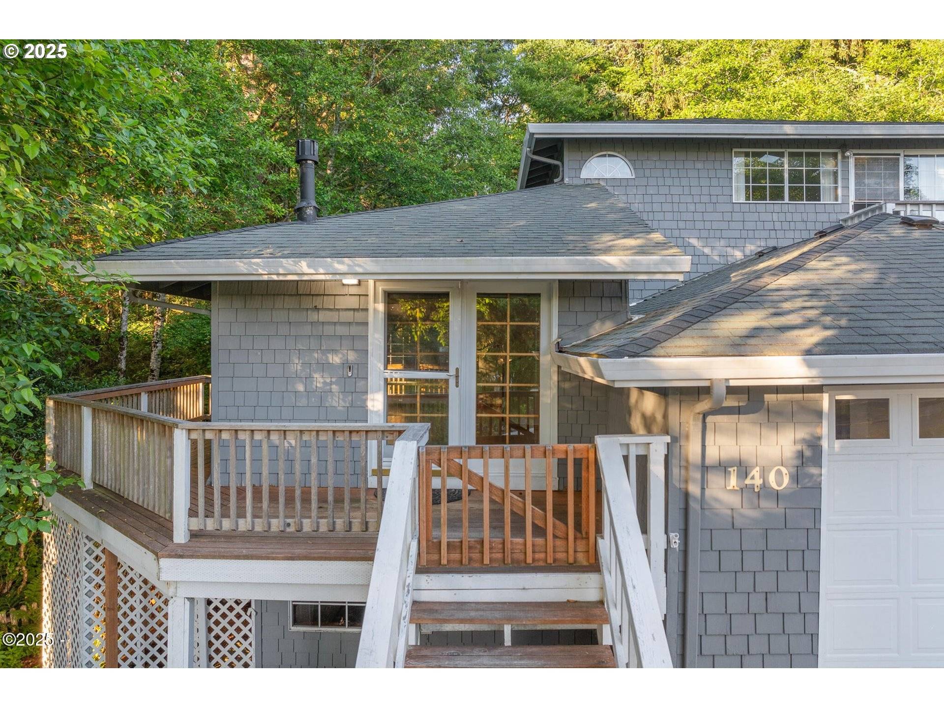 140 SE BAYVIEW AVE, Depoe Bay, OR 97341