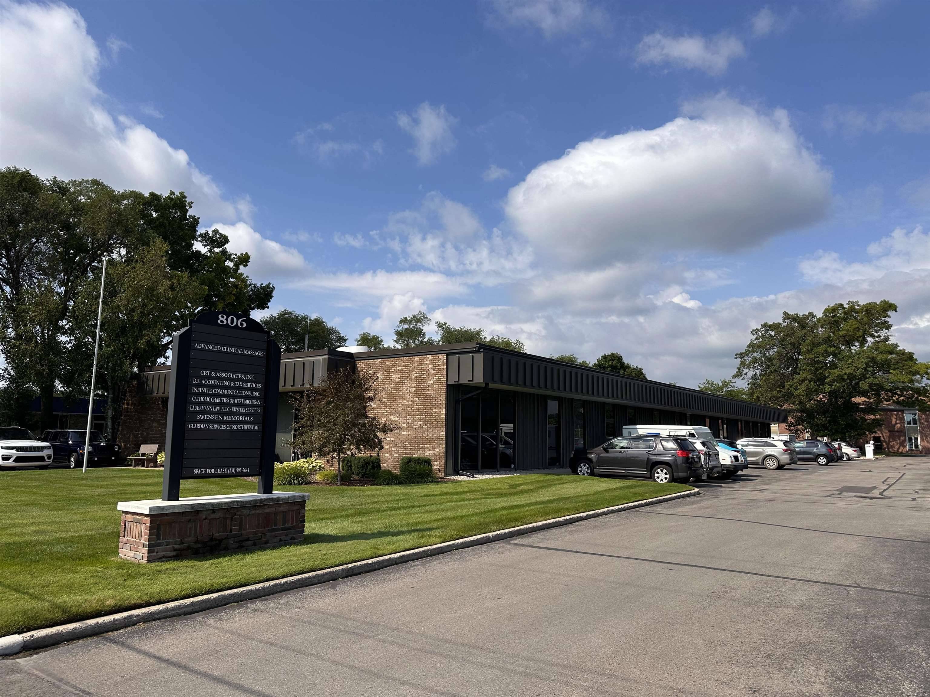 806 Hastings ST, Traverse City, MI 49684