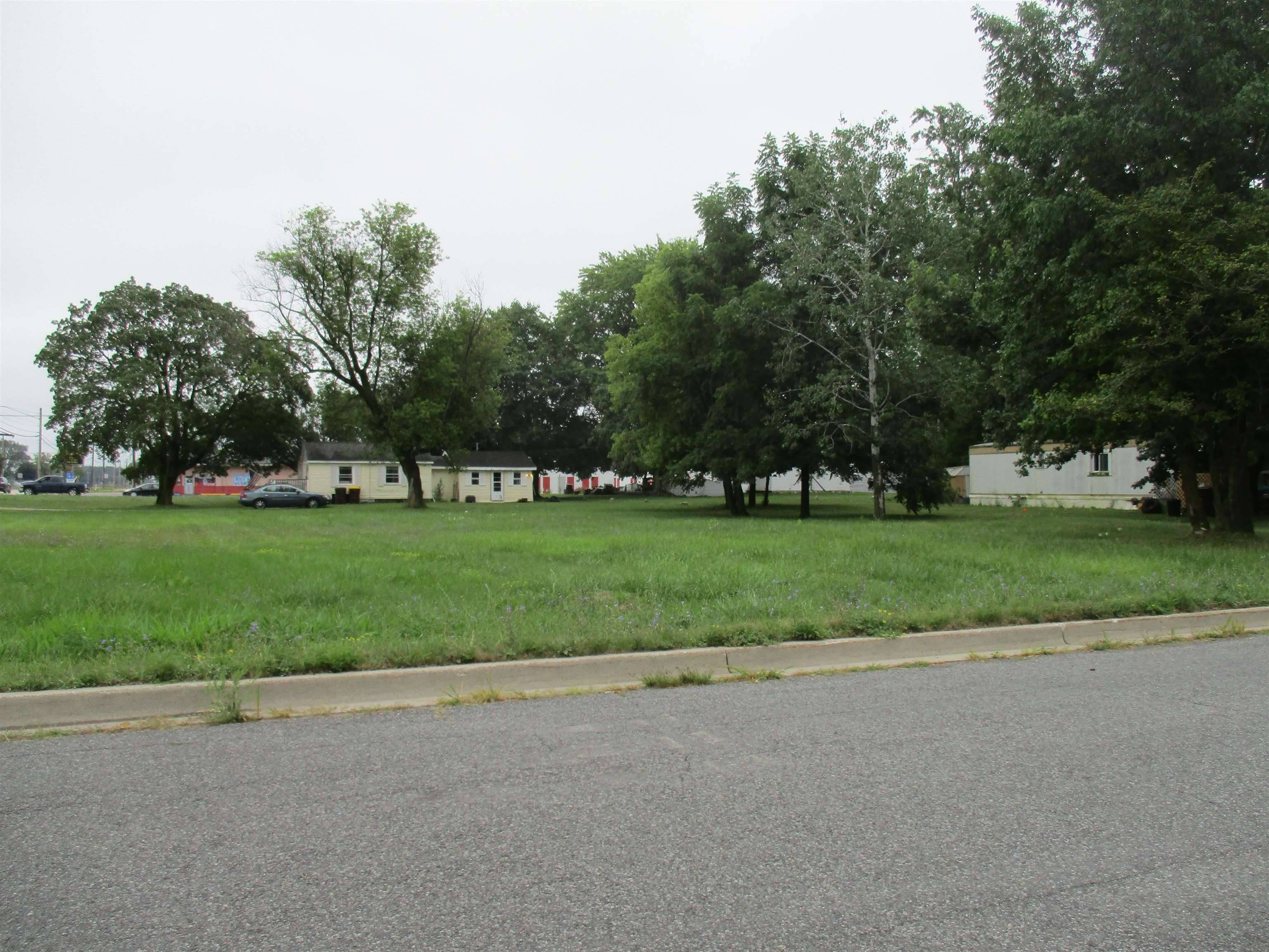 1528 E Superior ST, Alma, MI 48801