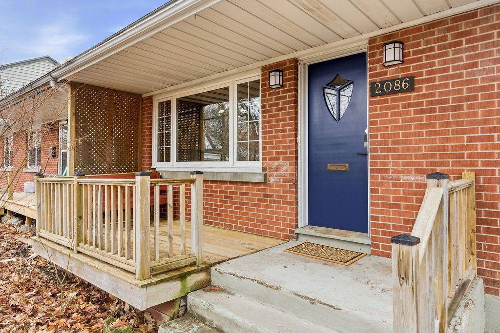 2086 Blossom DR, Alta Vista And Area, ON K1H 6G8