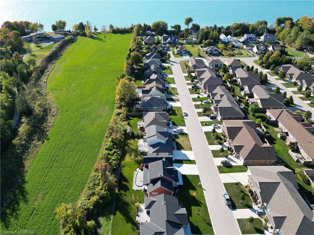 8 THIMBLEWEED DR, Bluewater, ON N0M 1G0