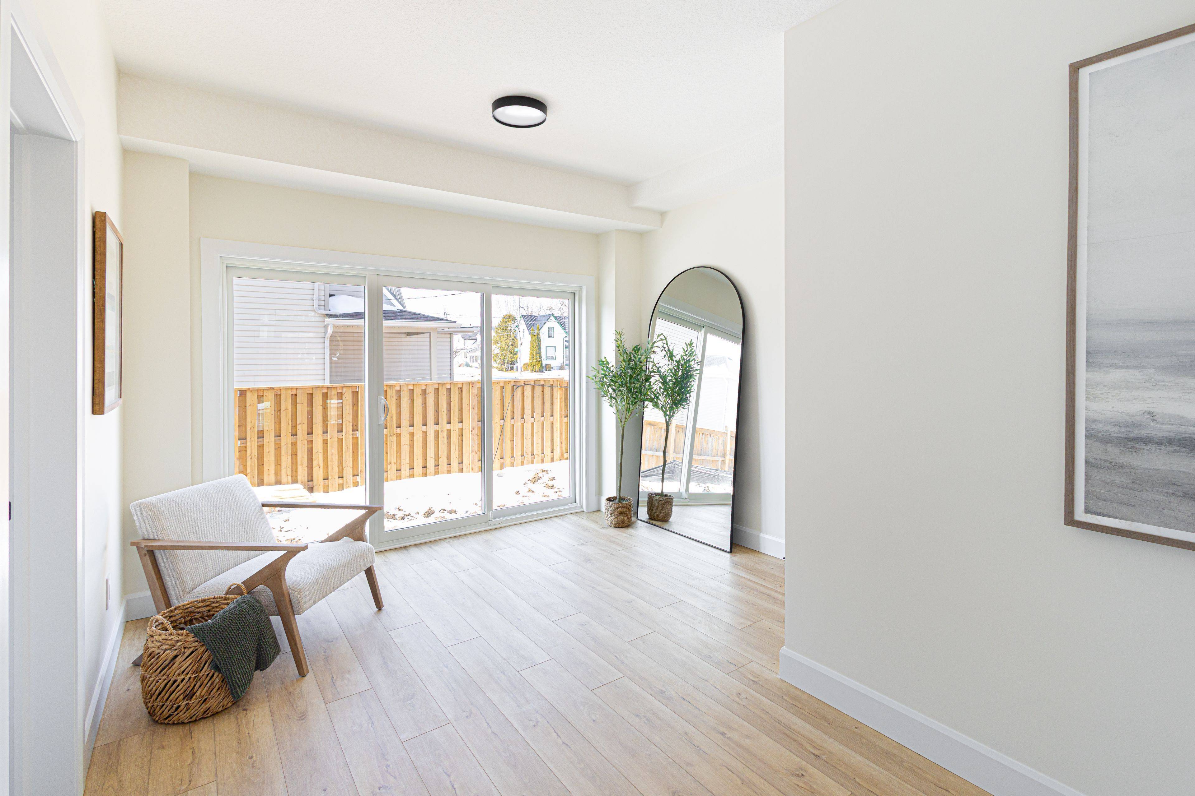 233 Upper Queen ST #2, Thames Centre, ON N0M 2P0