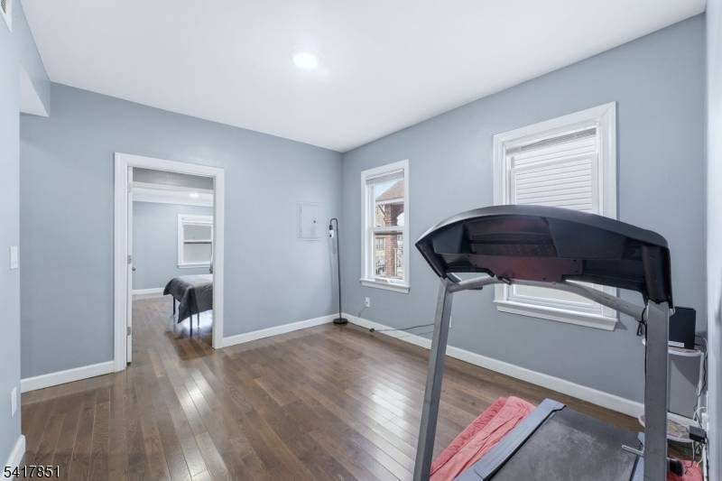 757 Thomas St, Elizabeth City, NJ 07202