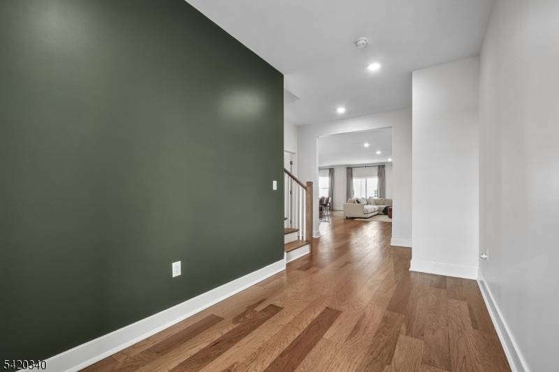 36 Ventura Dr, East Hanover Twp., NJ 07936