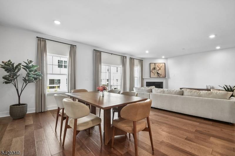 36 Ventura Dr, East Hanover Twp., NJ 07936