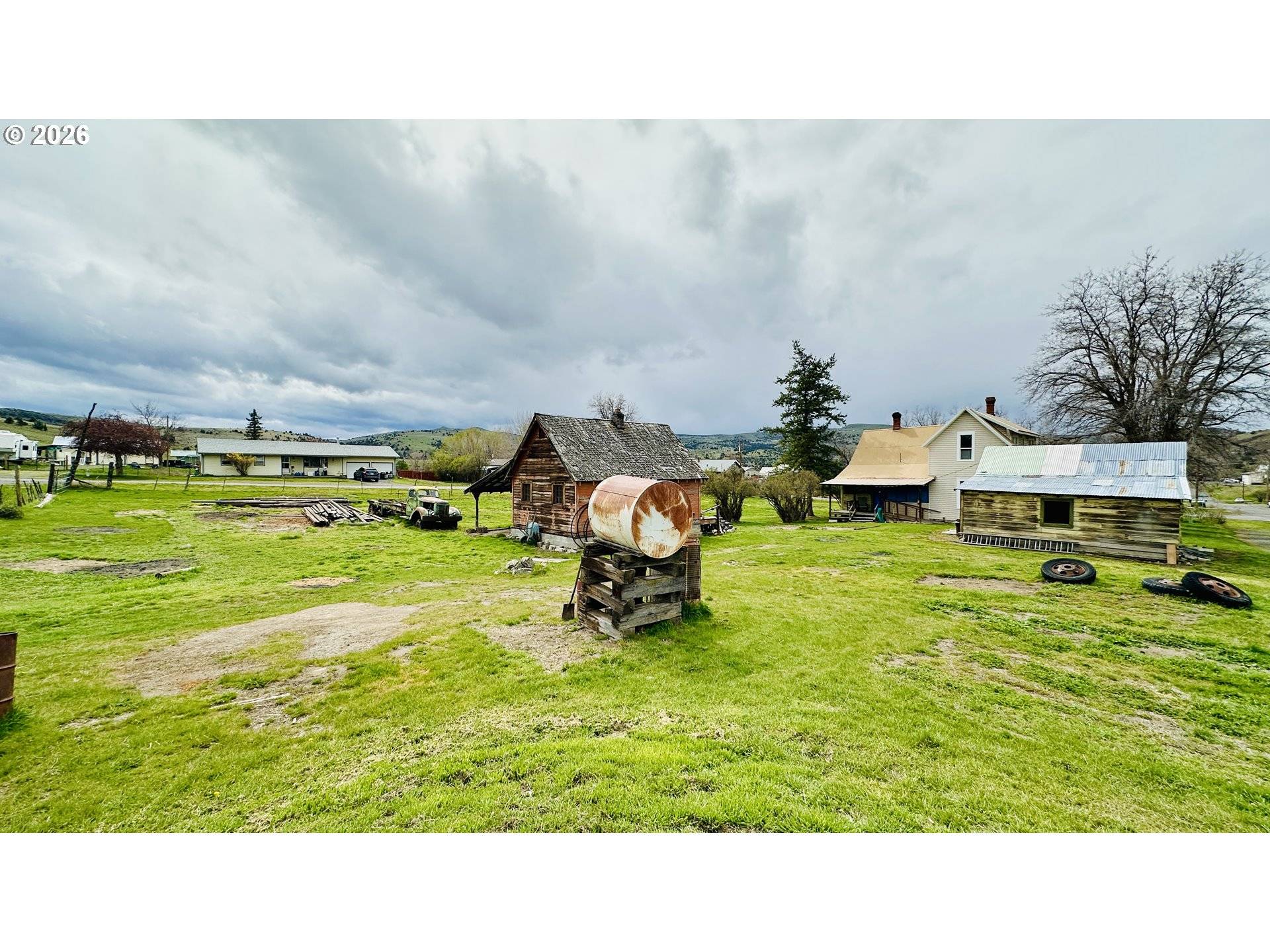 955 B ST, Fossil, OR 97830