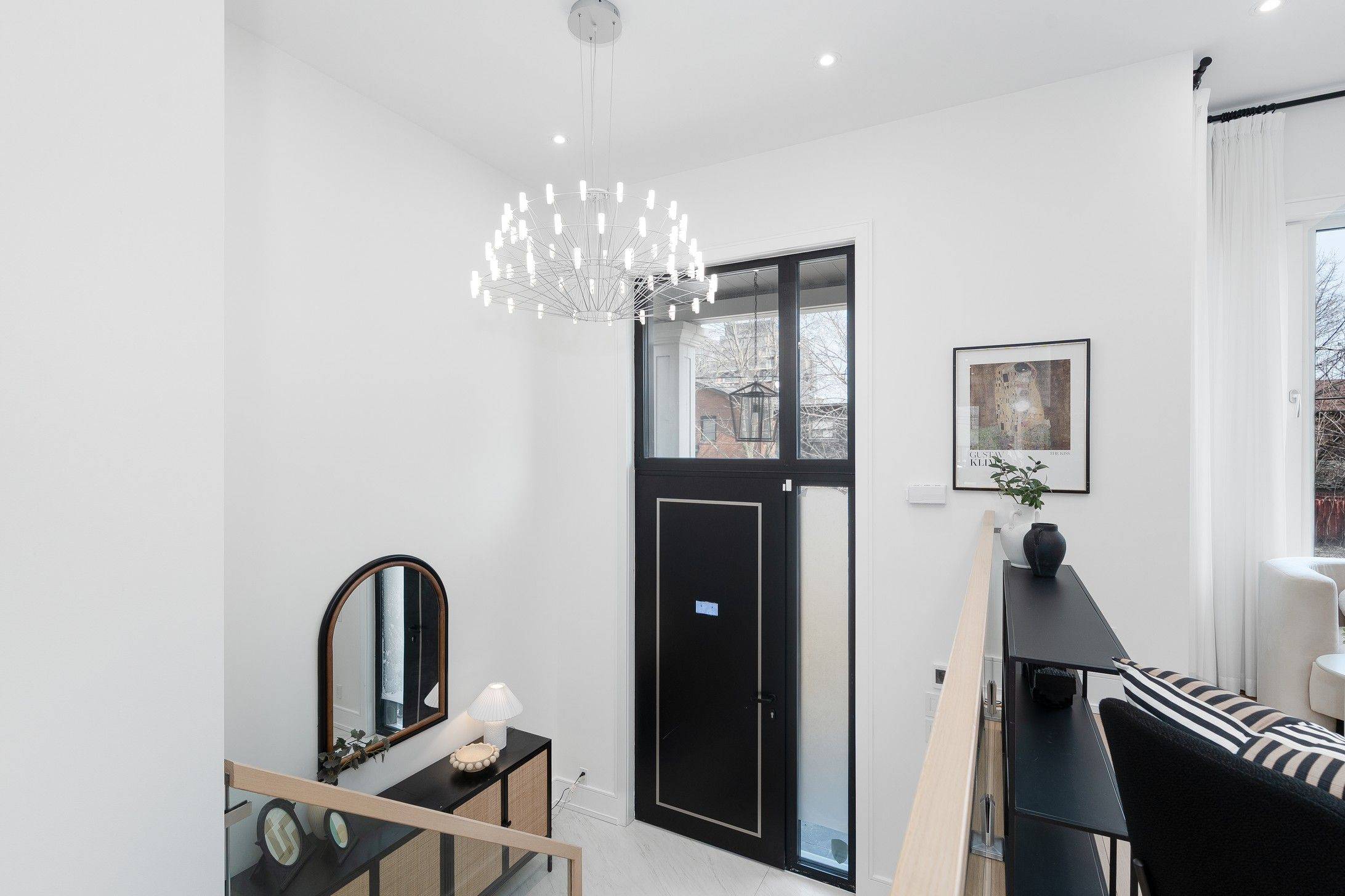 132 Duplex AVE, Toronto C03, ON M5P 2A7