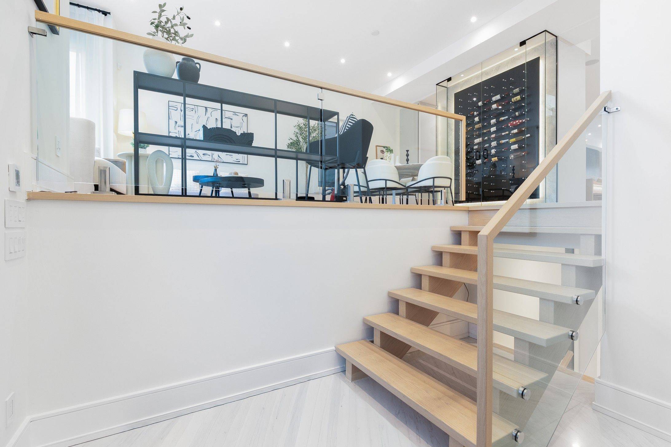 132 Duplex AVE, Toronto C03, ON M5P 2A7