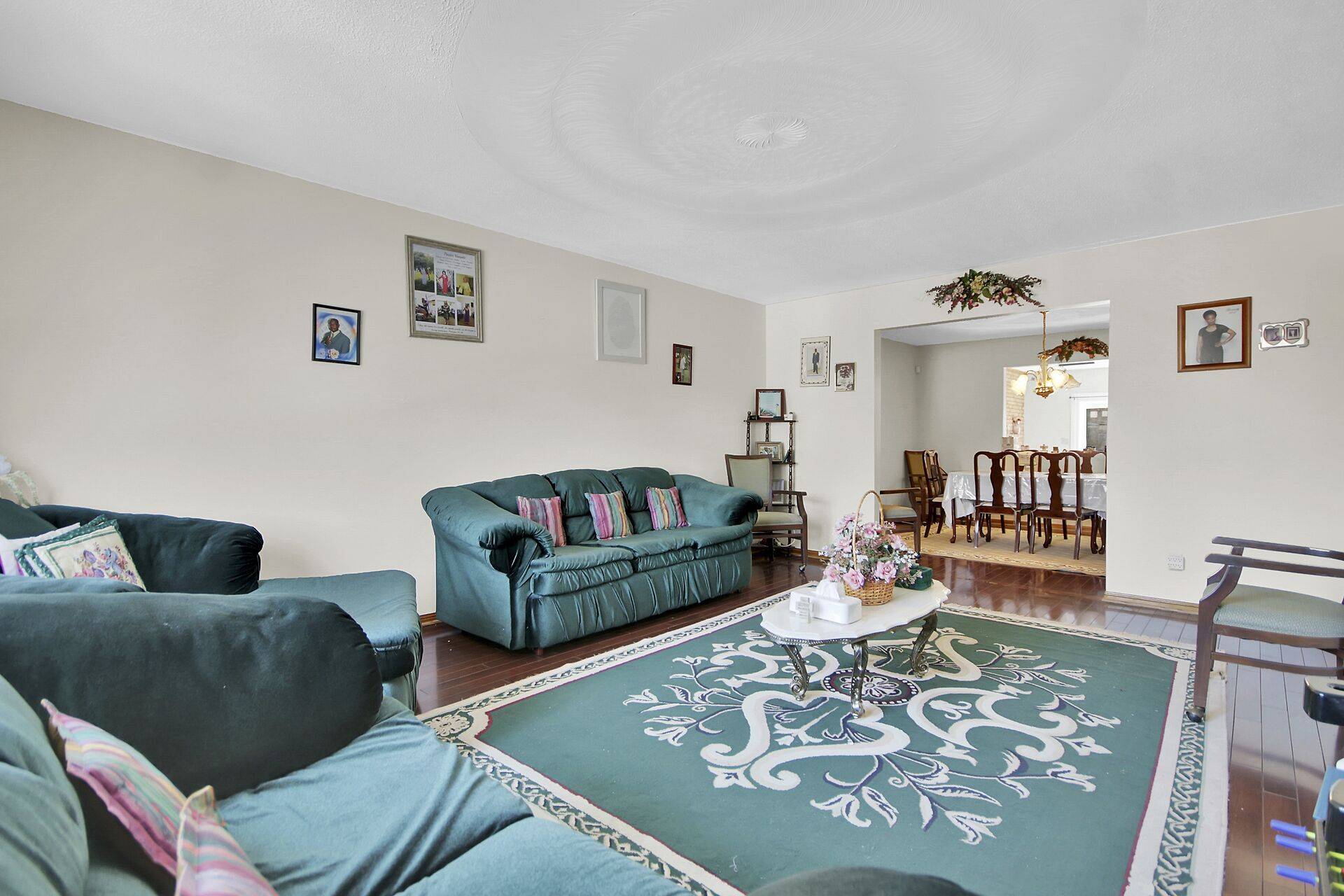 2876 Tresa CT, Blossom Park - Airport And Area, ON K1T 2H1