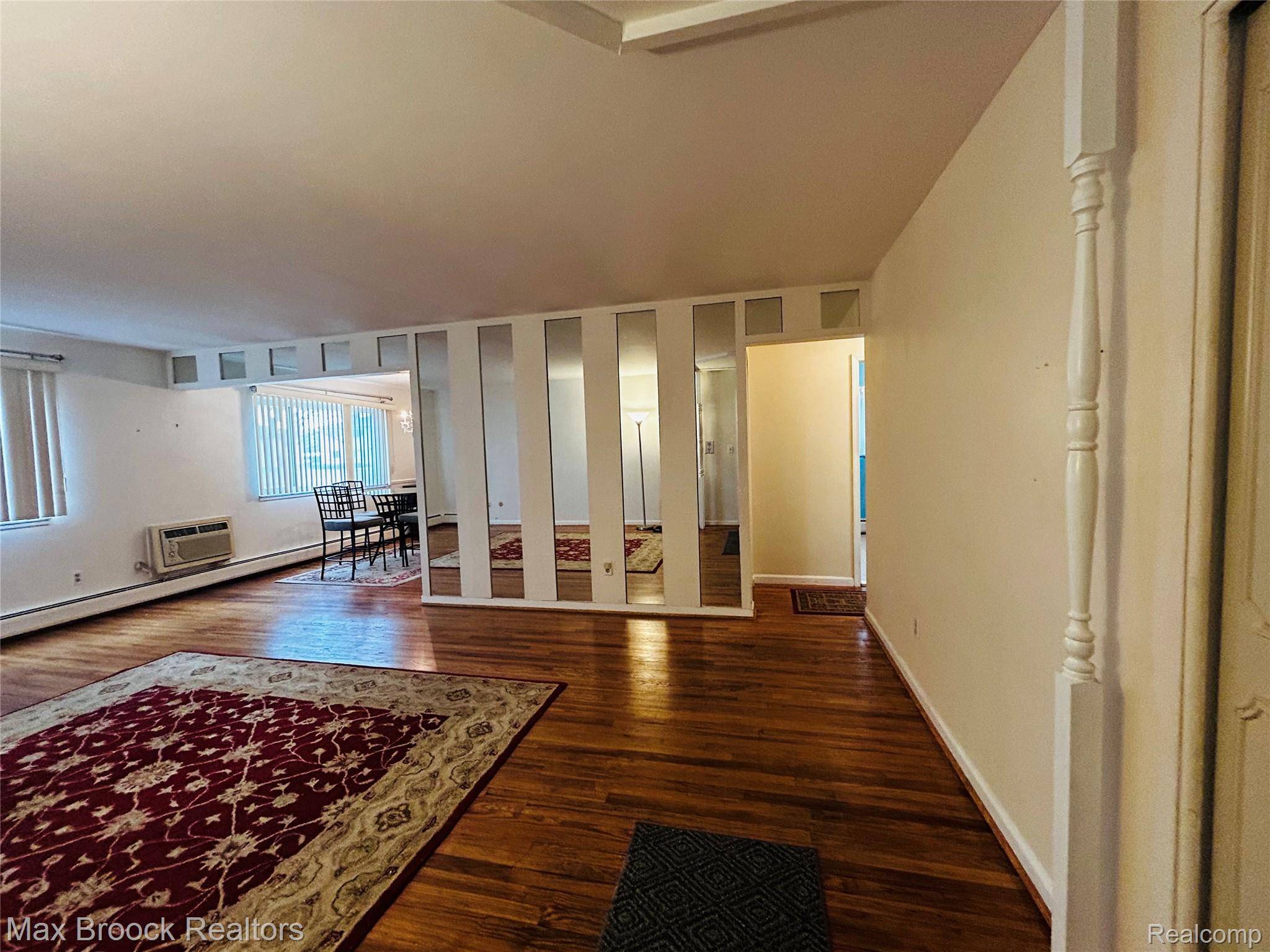 4113 TELEGRAPH RD #B-117, Bloomfield Charter Township, MI 48302