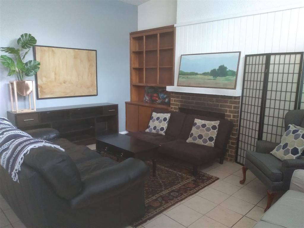 2714 McCart Avenue #2712, Fort Worth, TX 76110