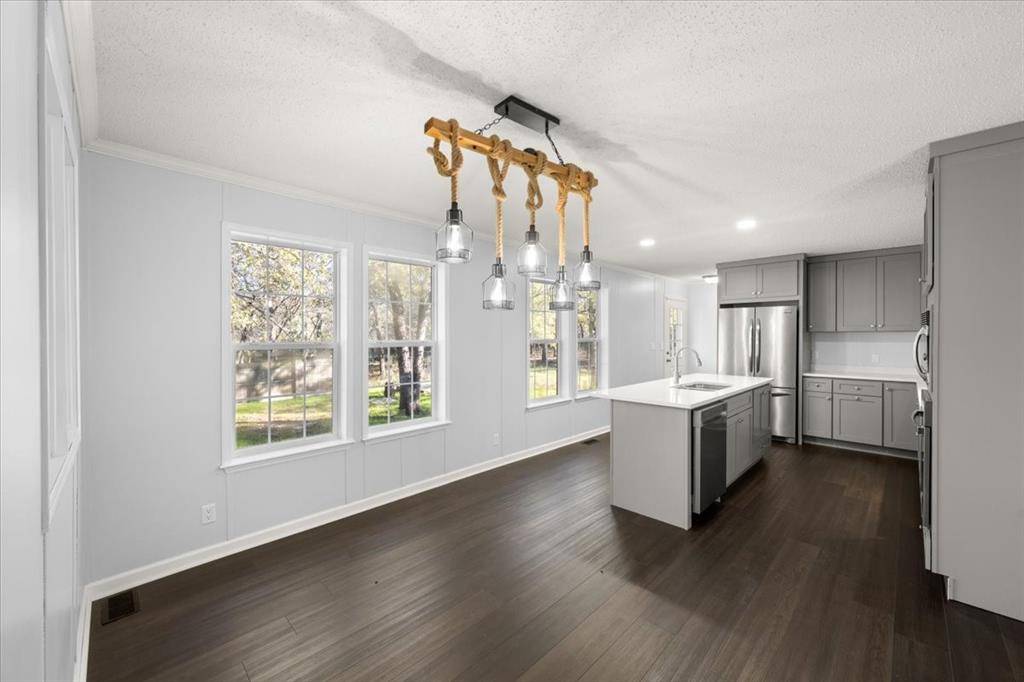 109 Summers Circle, Azle, TX 76020