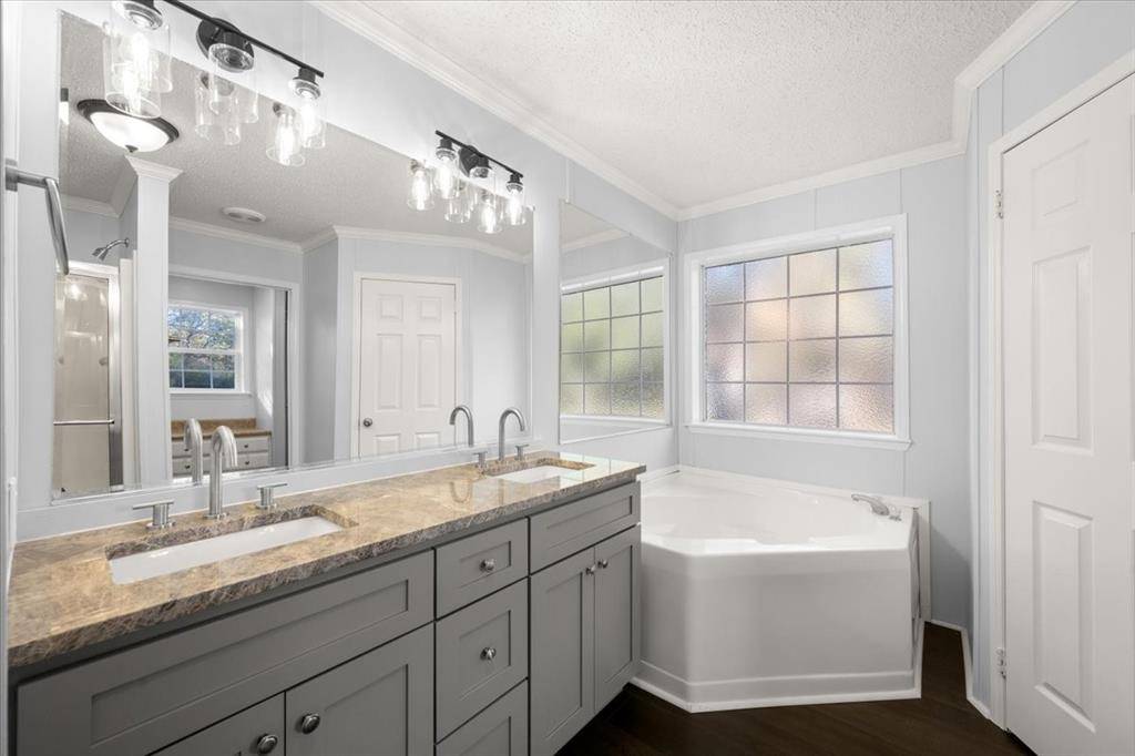 109 Summers Circle, Azle, TX 76020