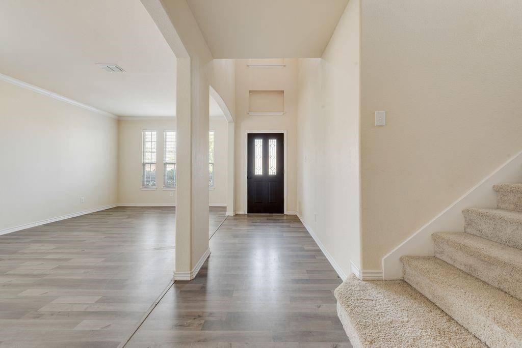 851 Grant Street, Burleson, TX 76028