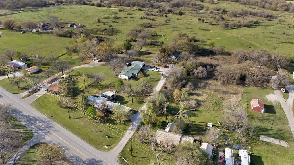 202 Johns Drive, Chico, TX 76431