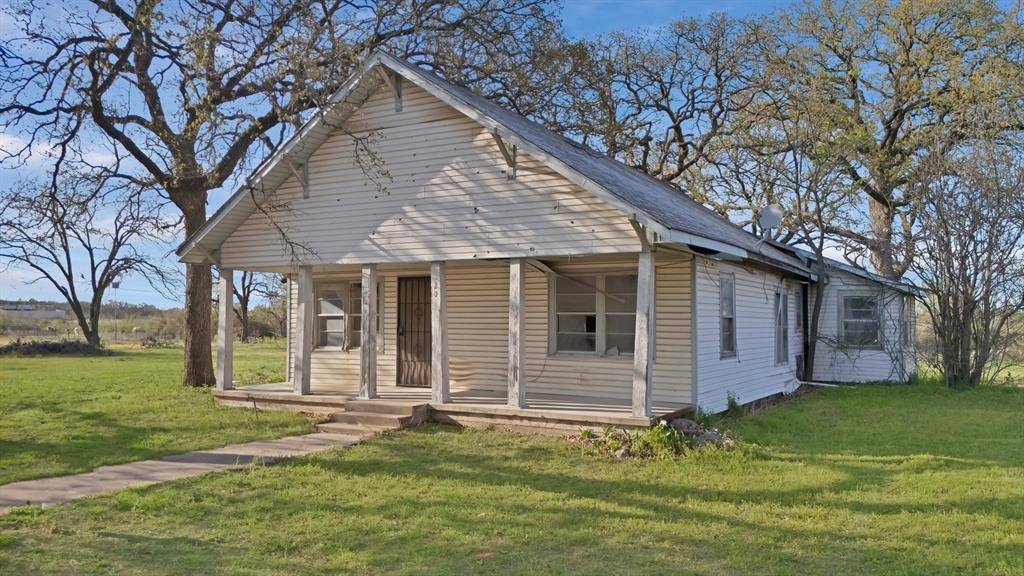 202 Johns Drive, Chico, TX 76431