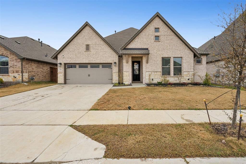 7749 Pondview Lane, Fort Worth, TX 76123