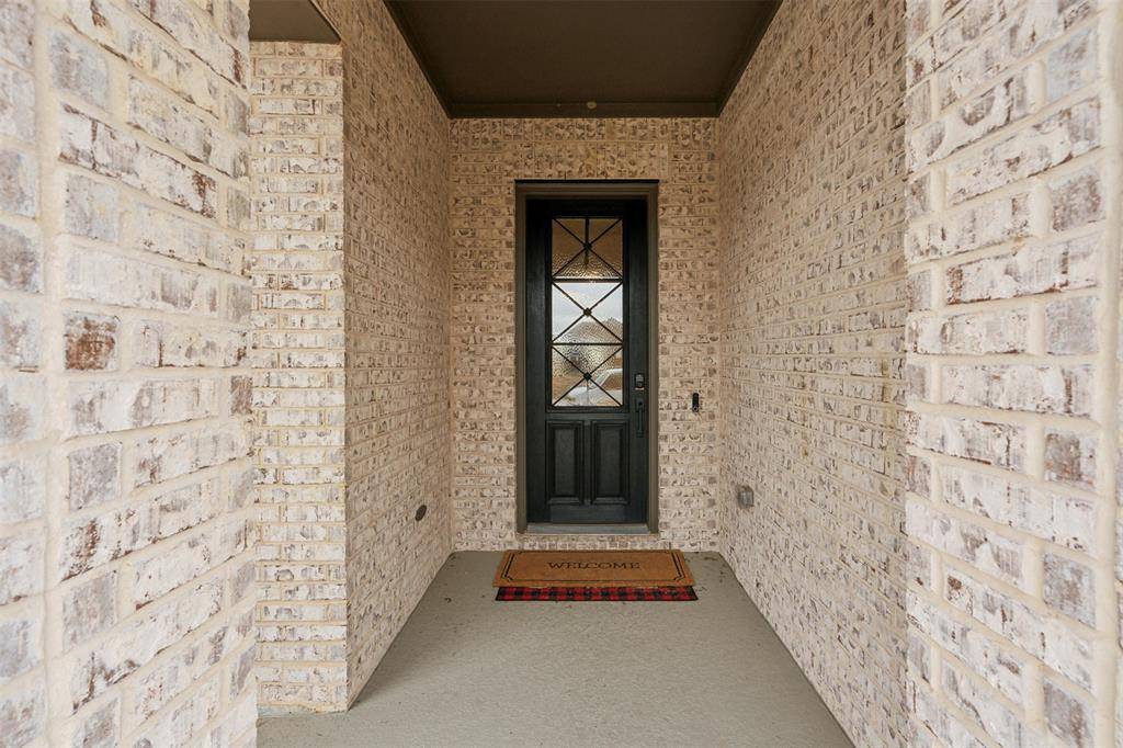 7749 Pondview Lane, Fort Worth, TX 76123