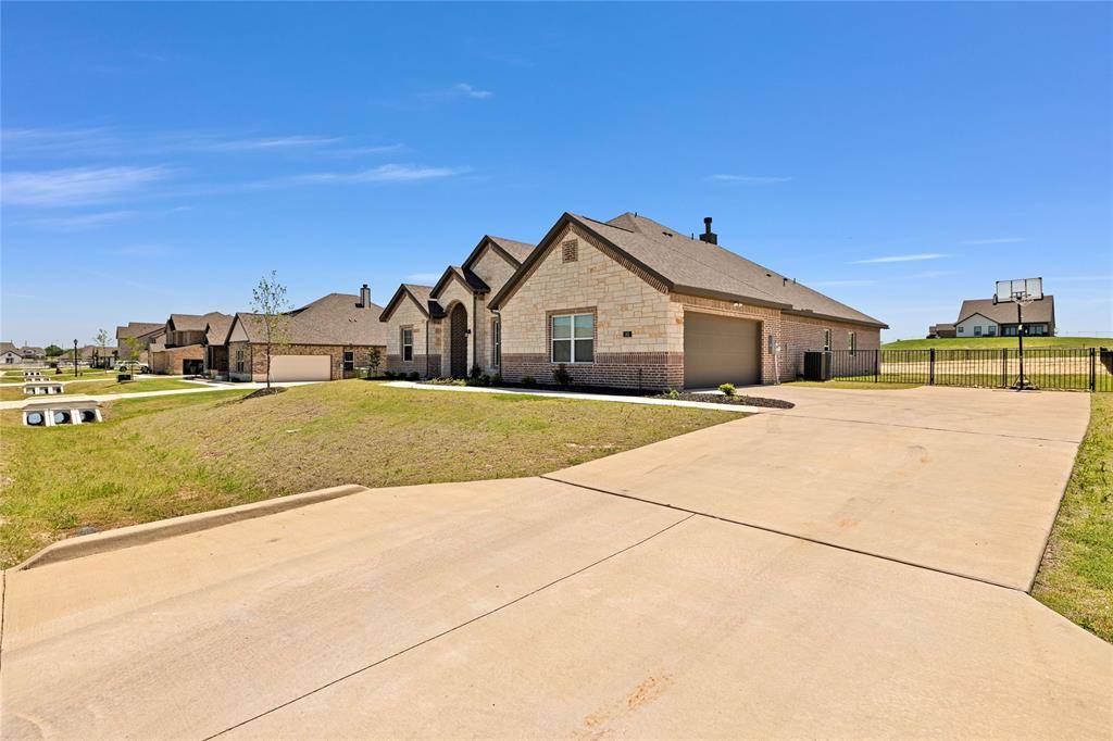 165 Misty Mountain Lane, Rhome, TX 76078