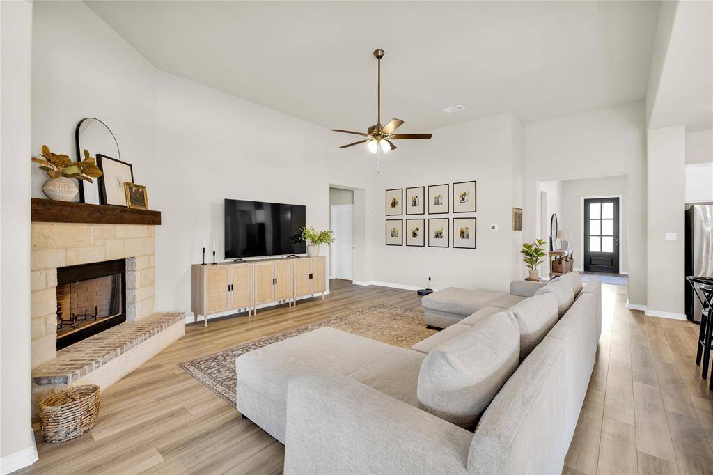 165 Misty Mountain Lane, Rhome, TX 76078