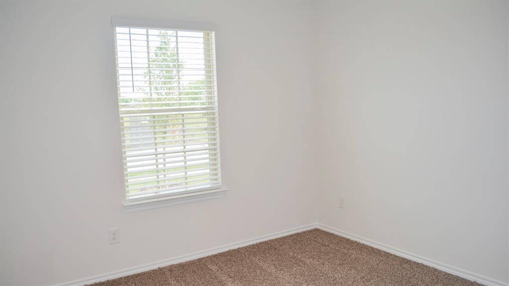 3273 Slocum Drive, Paris, TX 75460