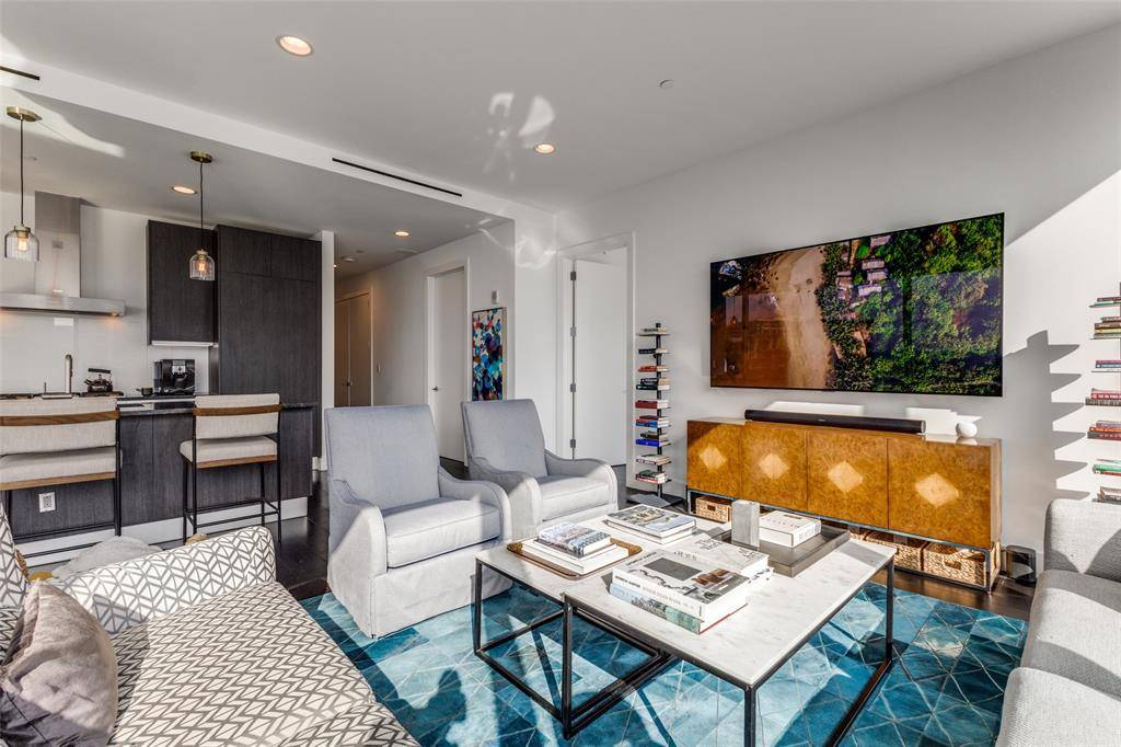 3130 N Harwood Street #801, Dallas, TX 75201