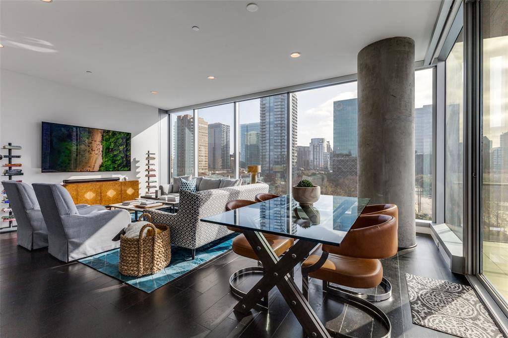 3130 N Harwood Street #801, Dallas, TX 75201