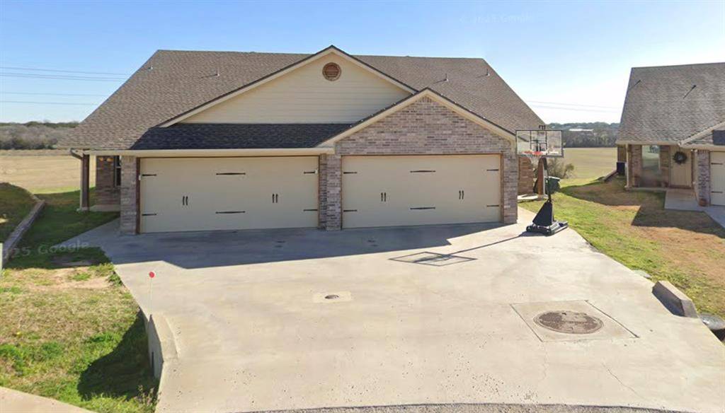 906 Dart Court, Granbury, TX 76049