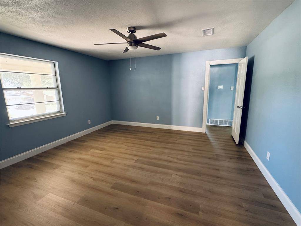 721 Lexington Drive, Irving, TX 75061