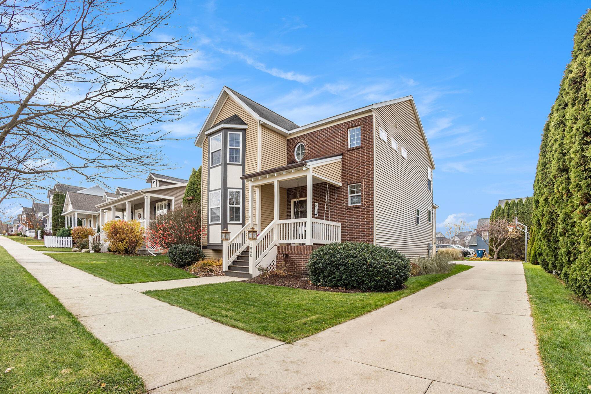 1048 Graystone RD, Holland City, MI 49423