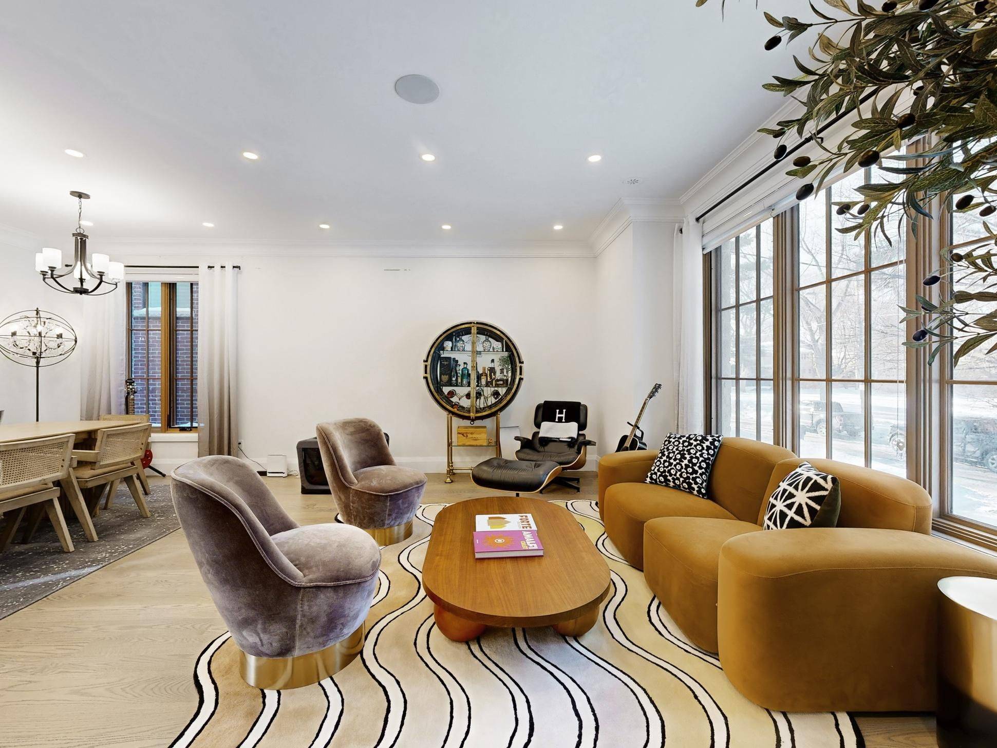 31 Evergreen GDNS, Toronto C11, ON M4G 2Z5