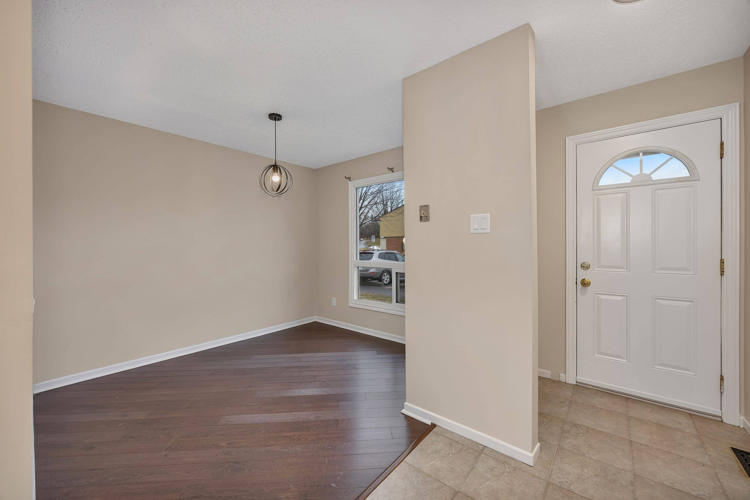 2570 Southvale CRES #104, Elmvale Acres And Area, ON K1B 5B7