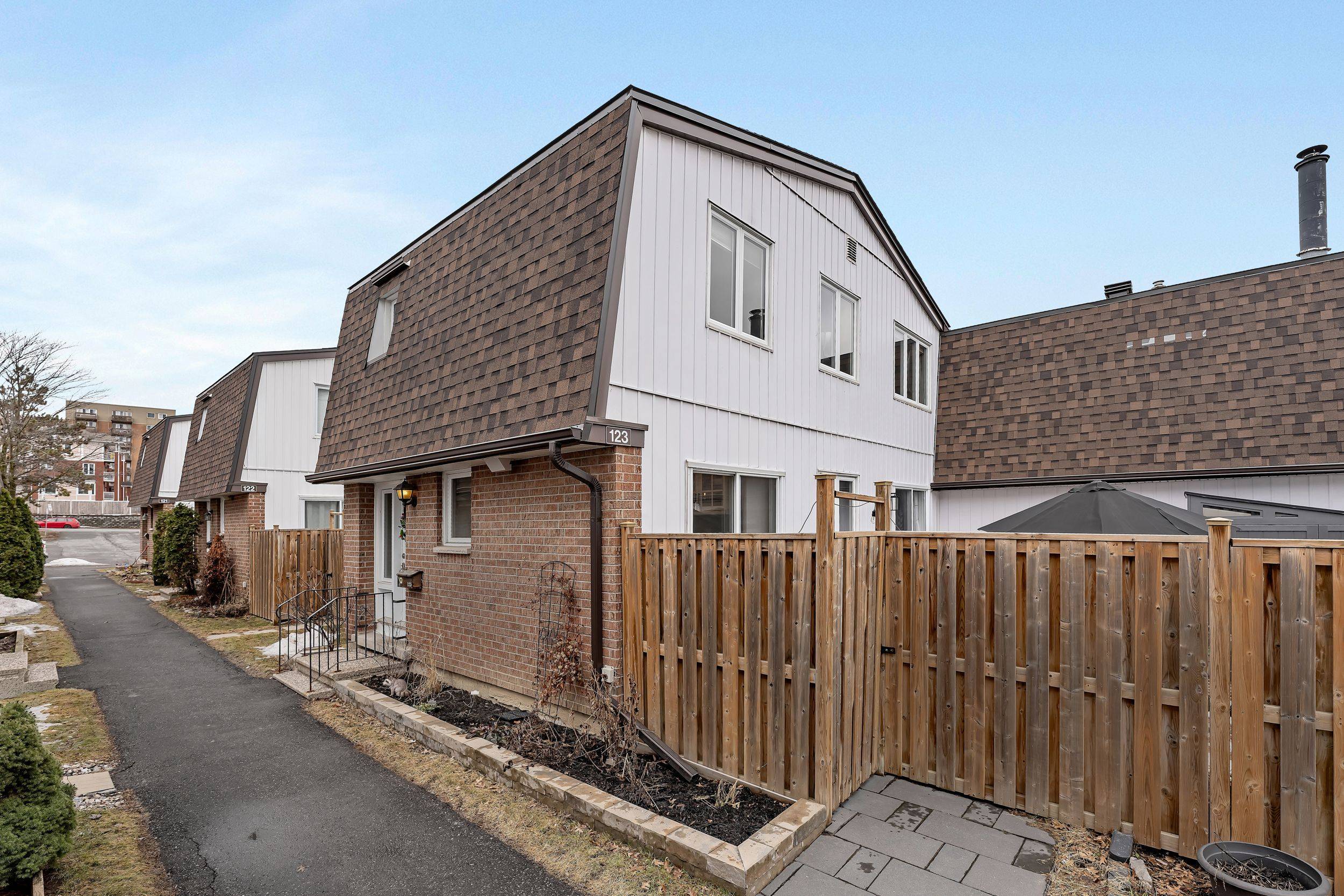 837 Eastvale DR #123, Beacon Hill North - South And Area, ON K1J 7T5