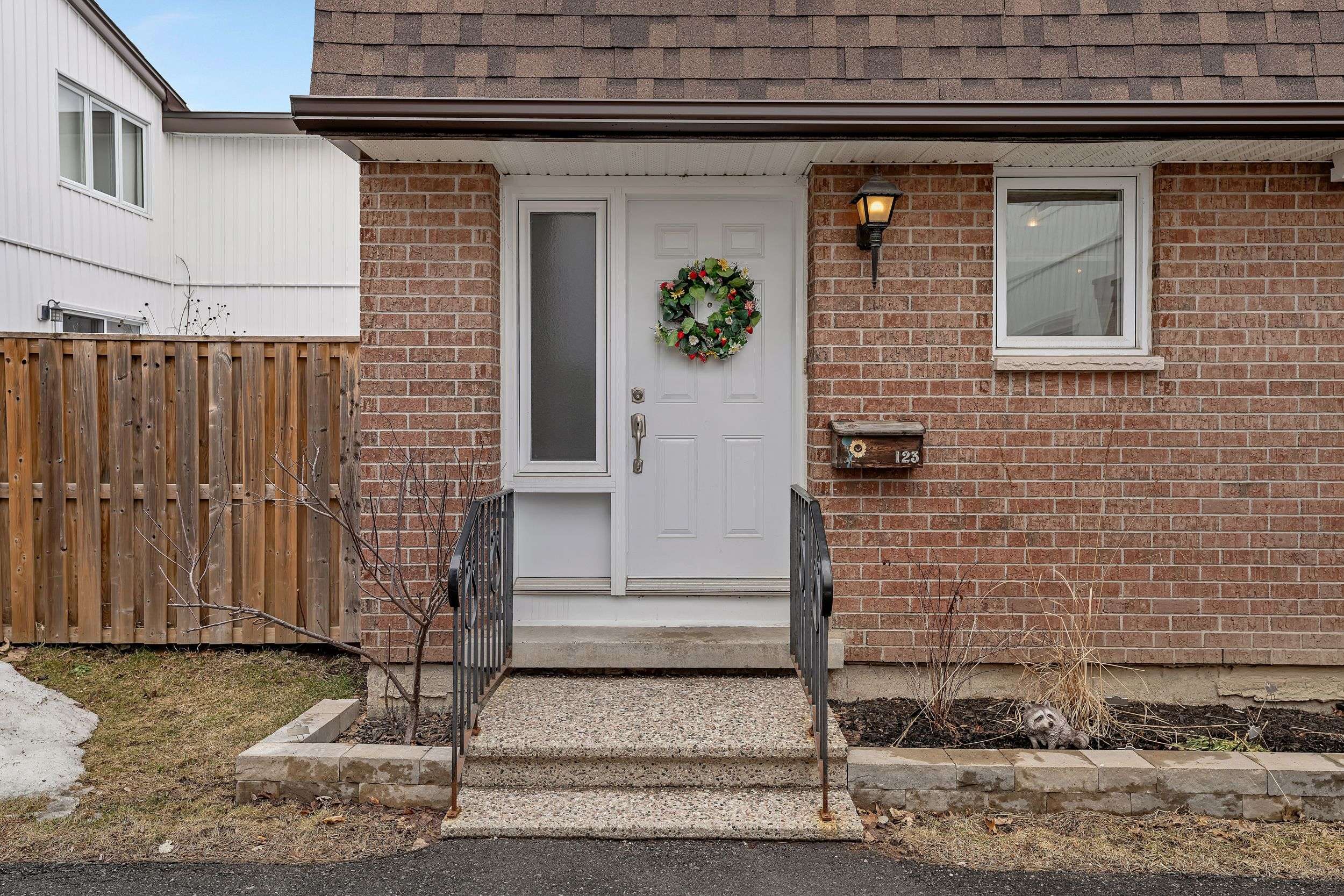 837 Eastvale DR #123, Beacon Hill North - South And Area, ON K1J 7T5