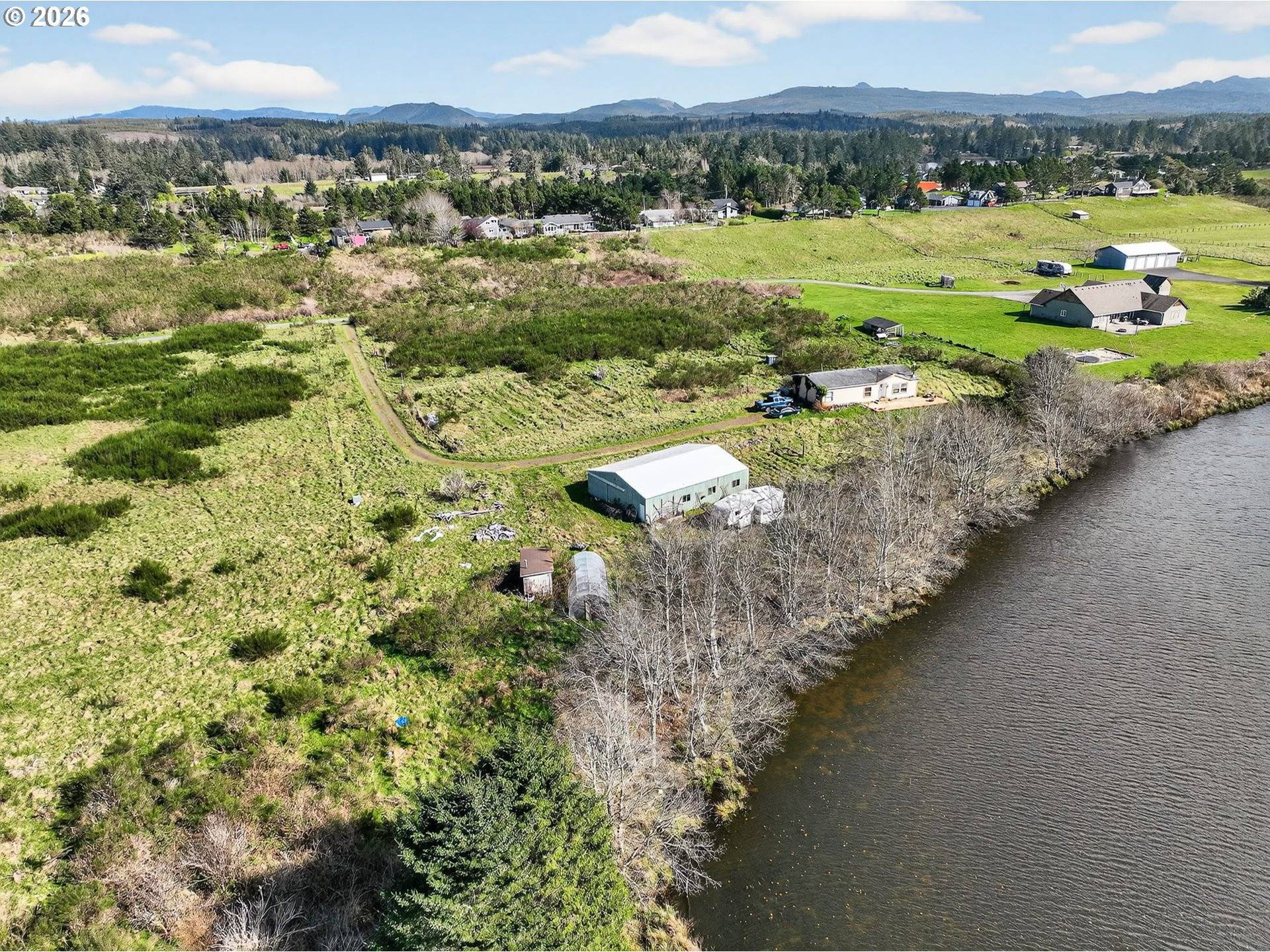 89953 SEALES RD, Warrenton, OR 97146