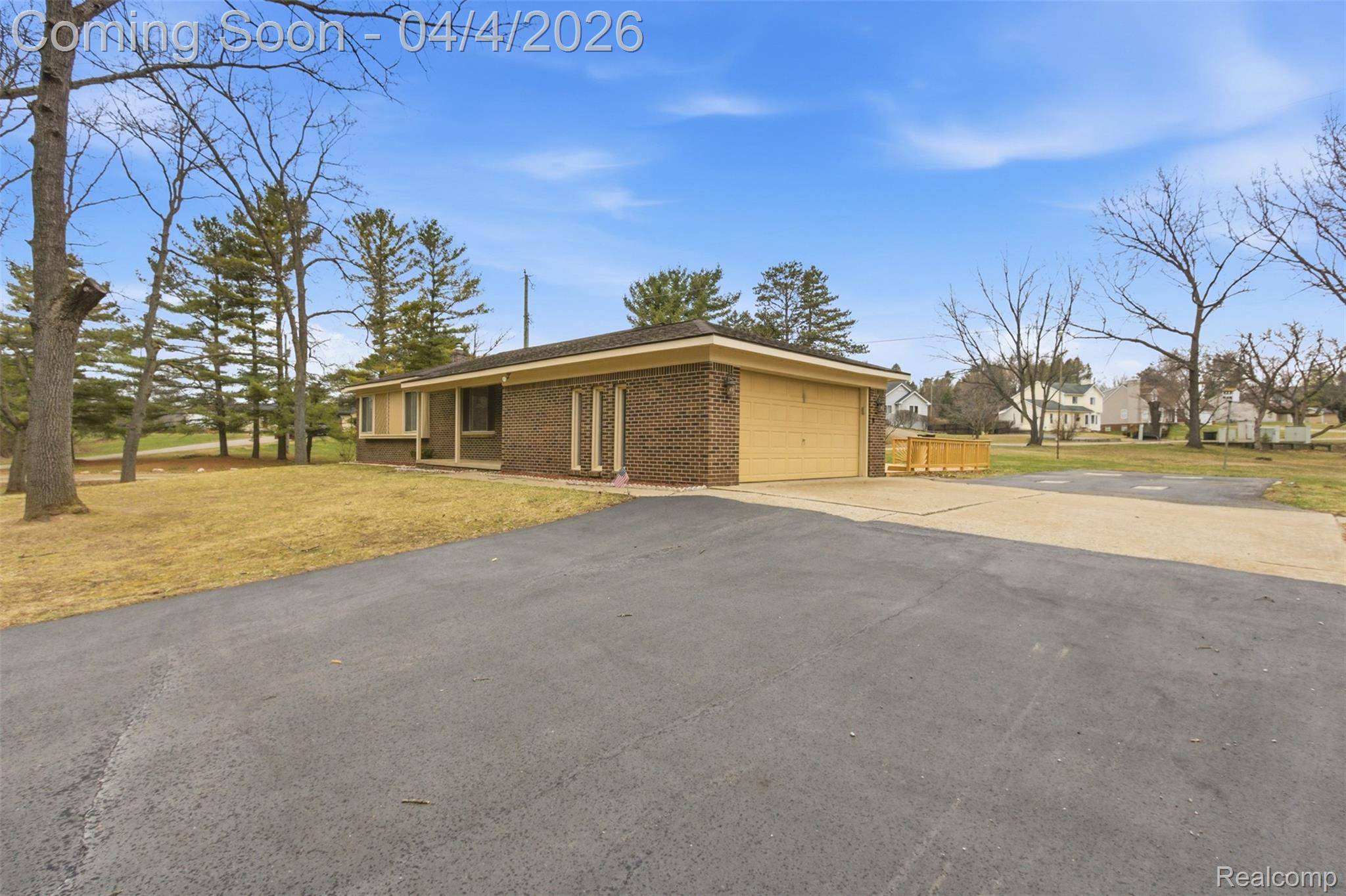 700 Bald Eagle Lake RD, Ortonville Village, MI 48462