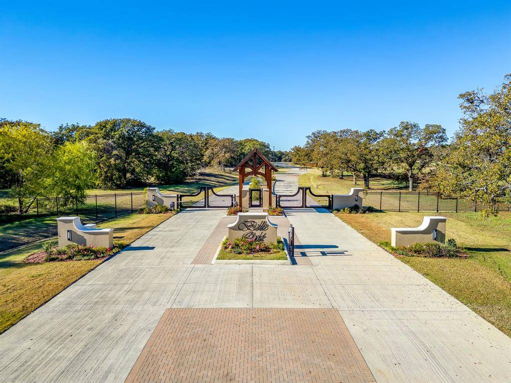 10200 Belle Oak Court, Burleson, TX 76028