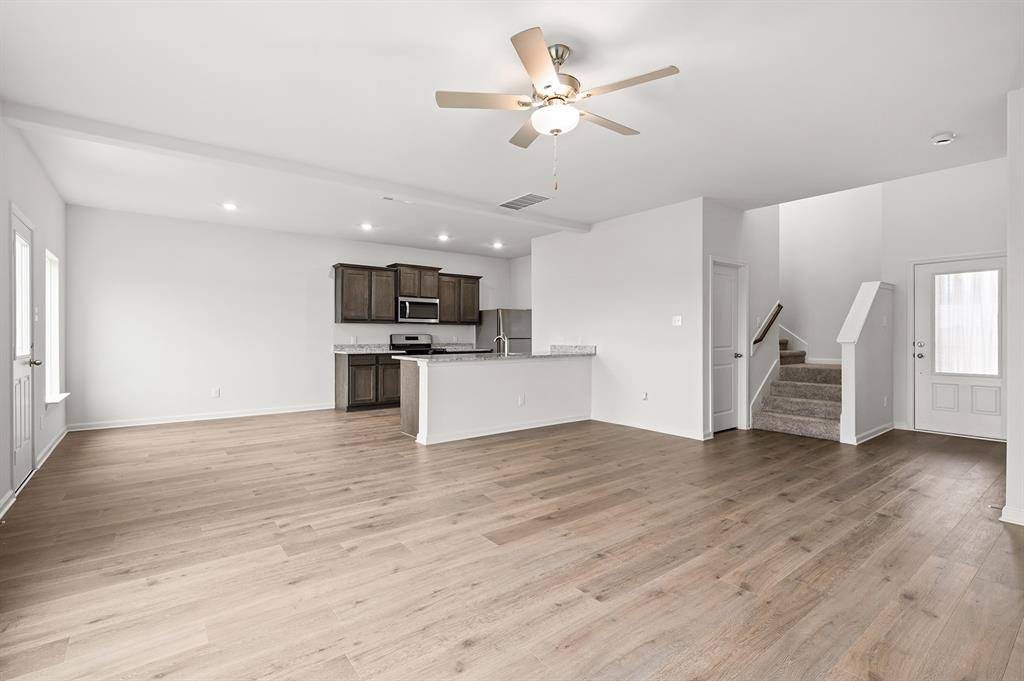 100 Thomas Paine Drive, Venus, TX 76084